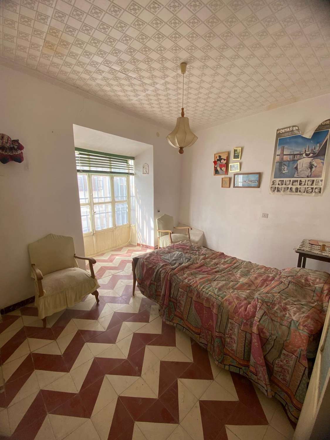 2 grandes casas unidas en 1 con garaje