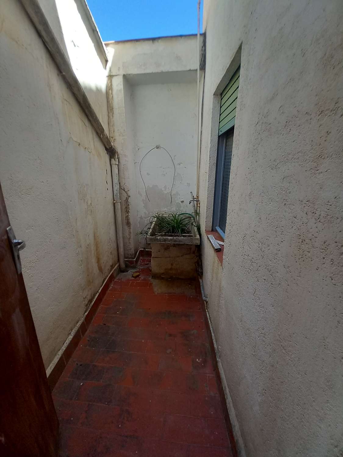 2 grandes casas unidas en 1 con garaje