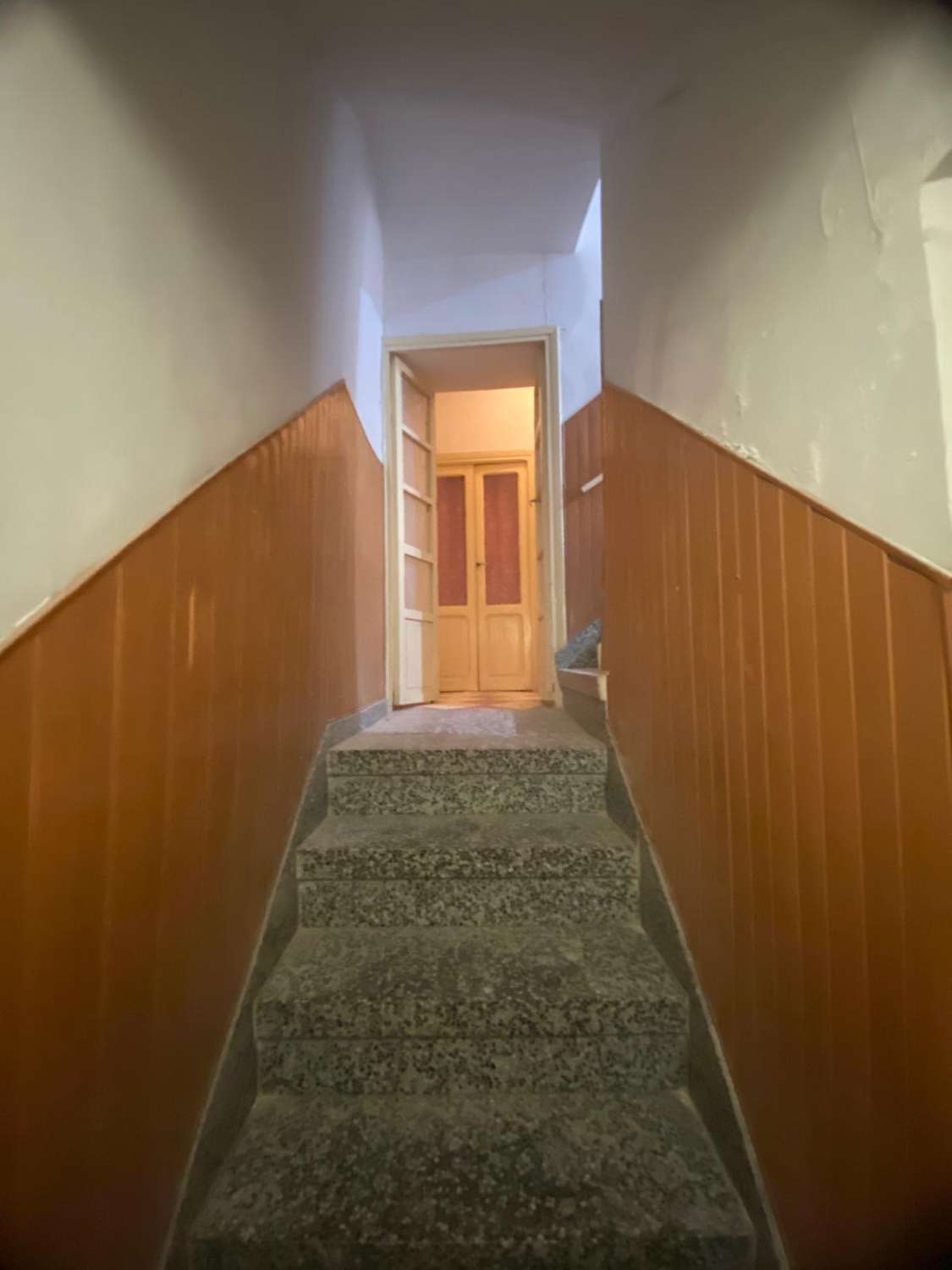 2 grandes casas unidas en 1 con garaje