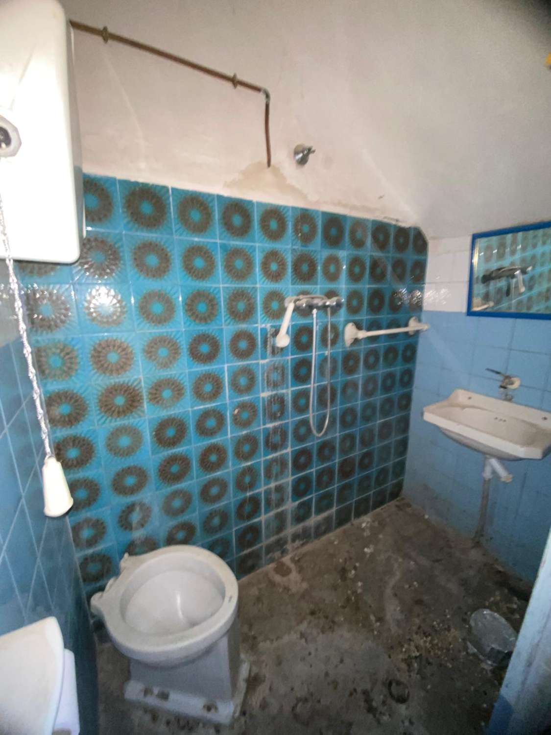 2 grandes casas unidas en 1 con garaje