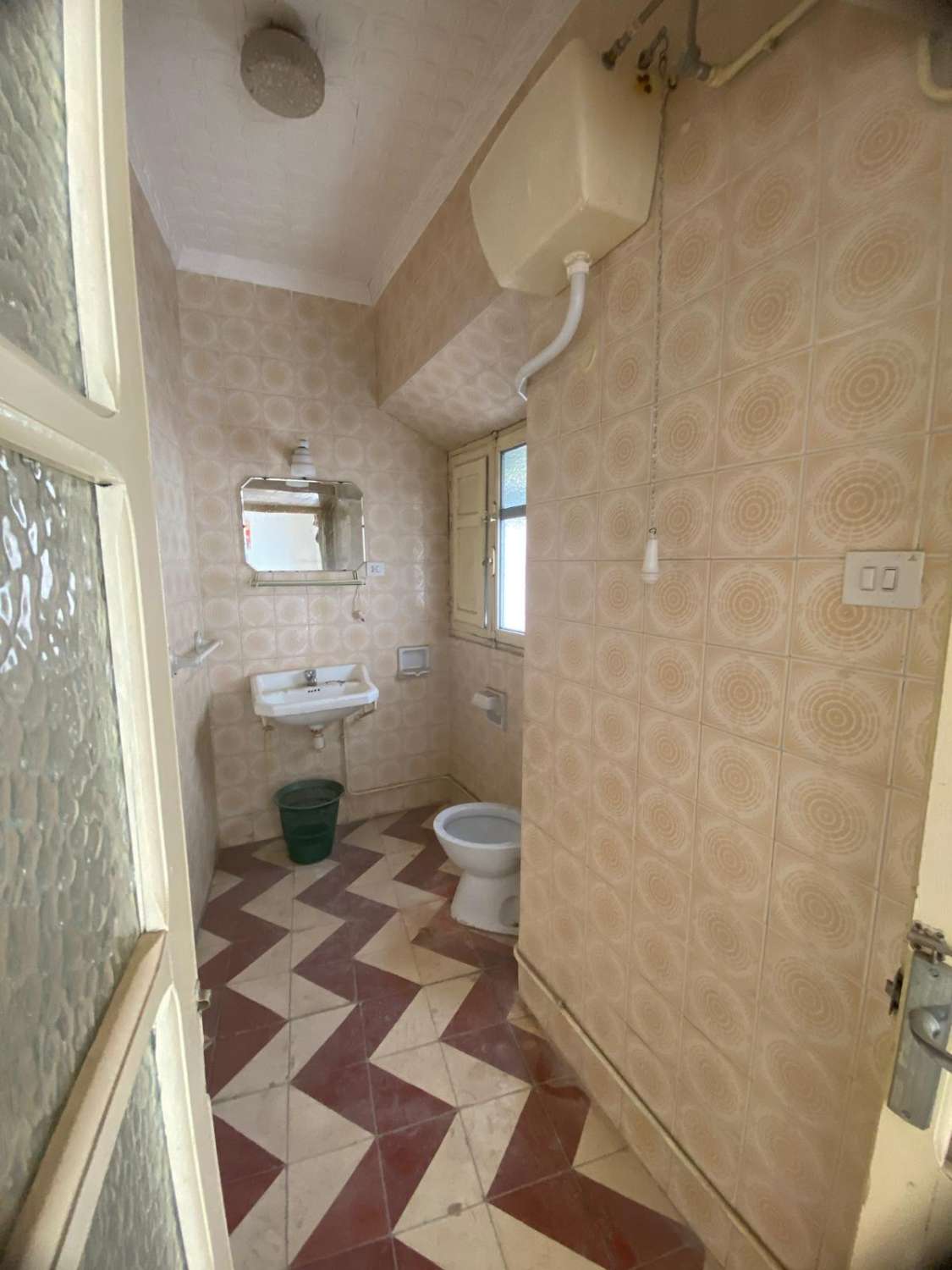 2 grandes casas unidas en 1 con garaje