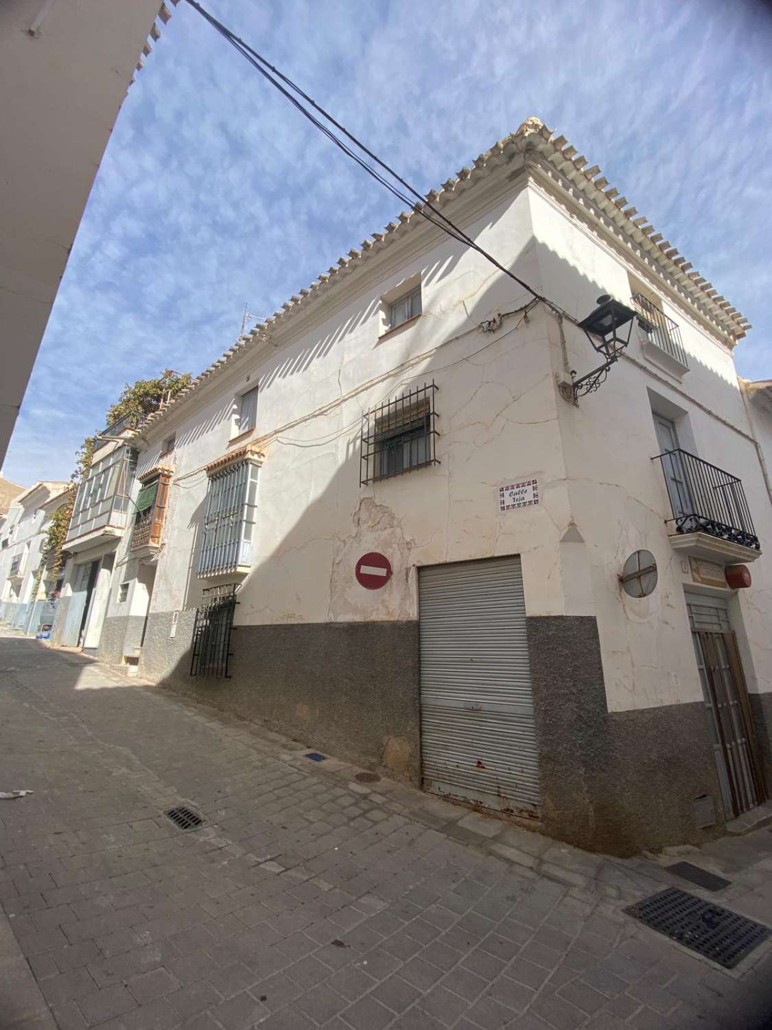 2 grandes casas unidas en 1 con garaje