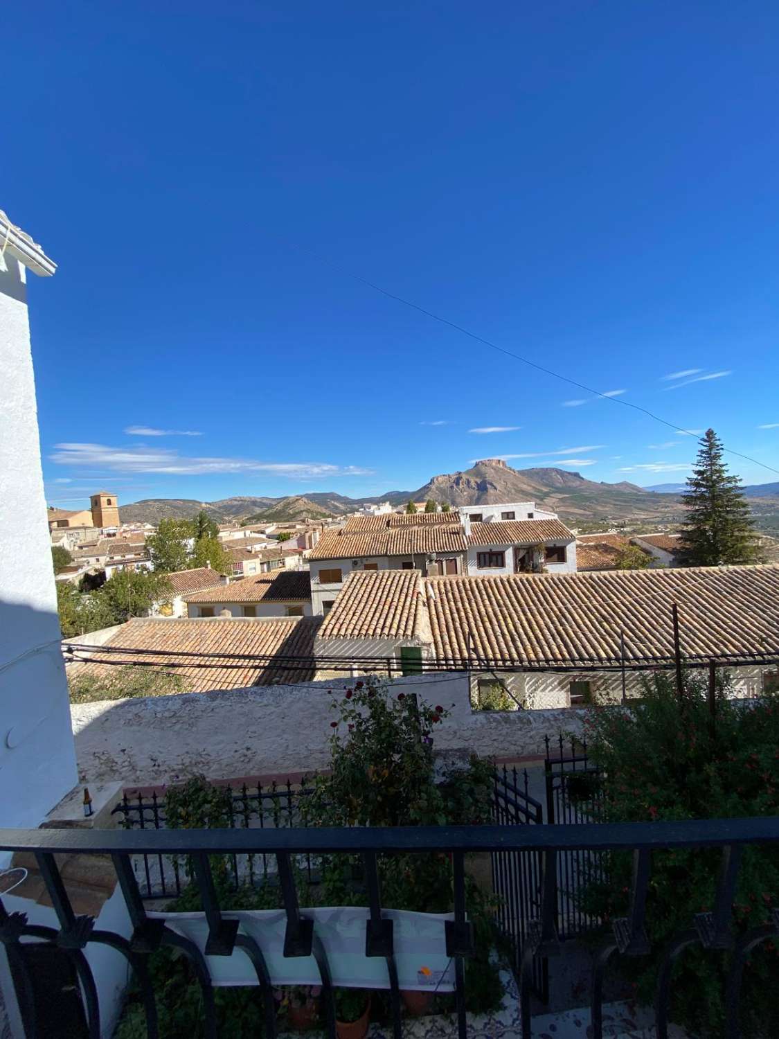 Hermosa casa de 4 dormitorios y 2 baños en una posición privilegiada en Vélez Blanco