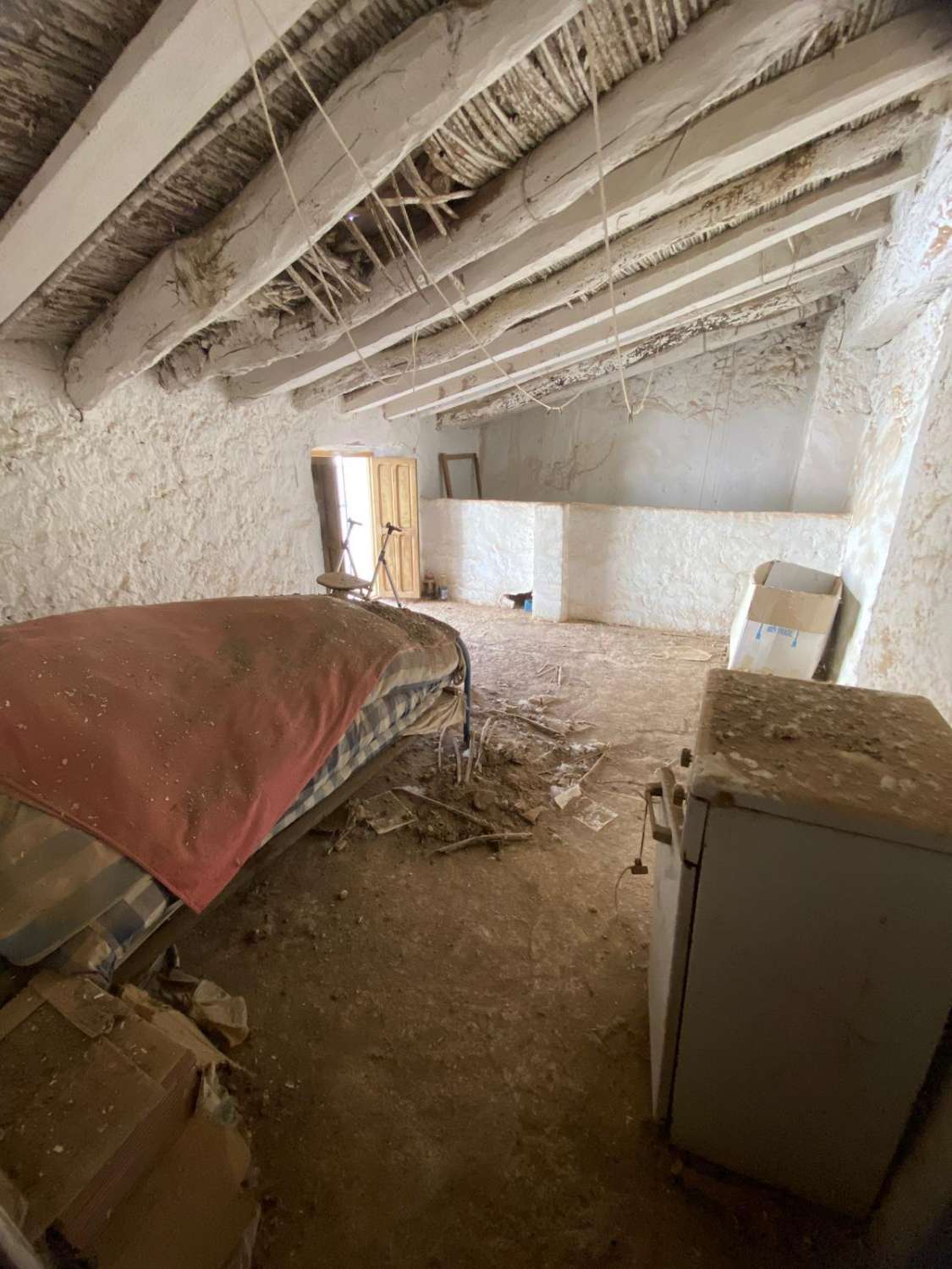 Excellent investment 3 bed house with outside garden and patio in the heart of Chirivel