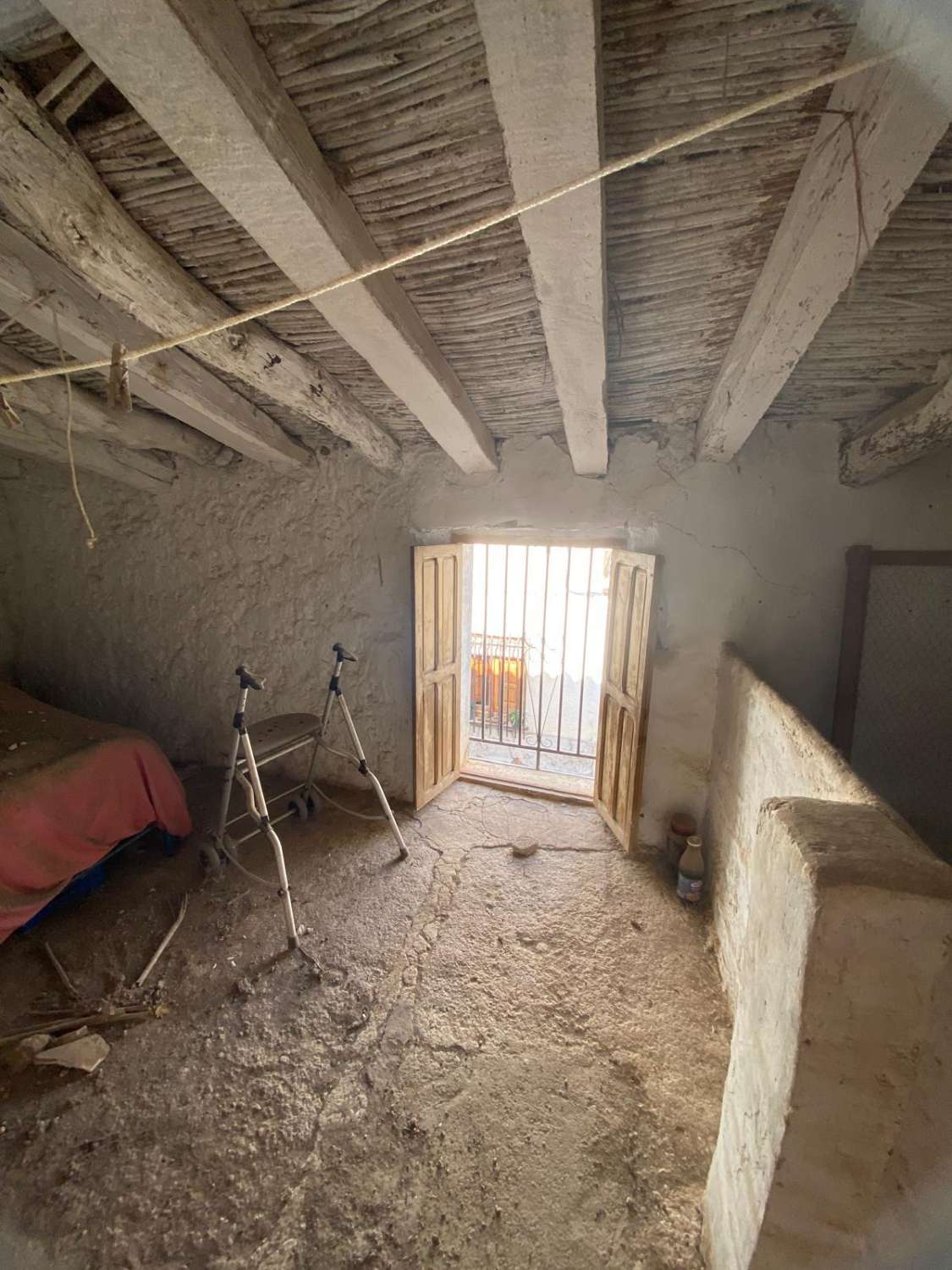 Excellent investment 3 bed house with outside garden and patio in the heart of Chirivel