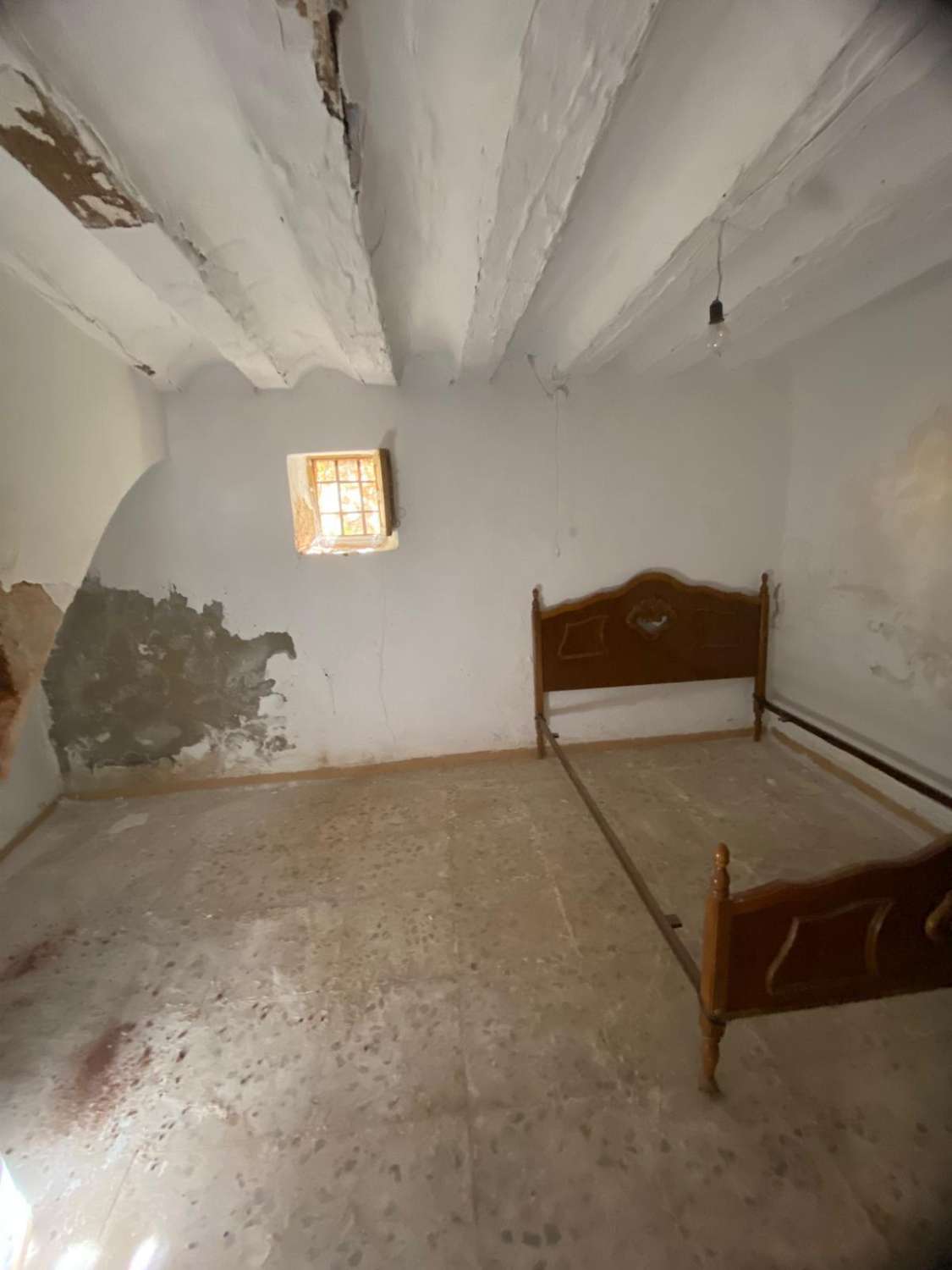 Excellent investment 3 bed house with outside garden and patio in the heart of Chirivel