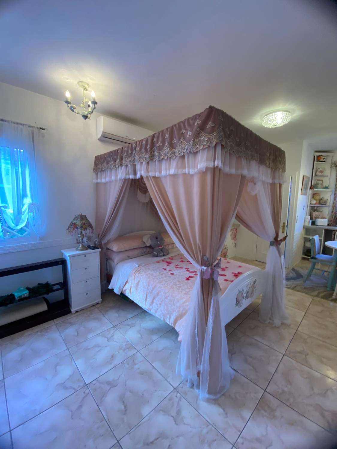 Stunning 3 bed, 3 bath Villa with pool and gardens in Partaloa