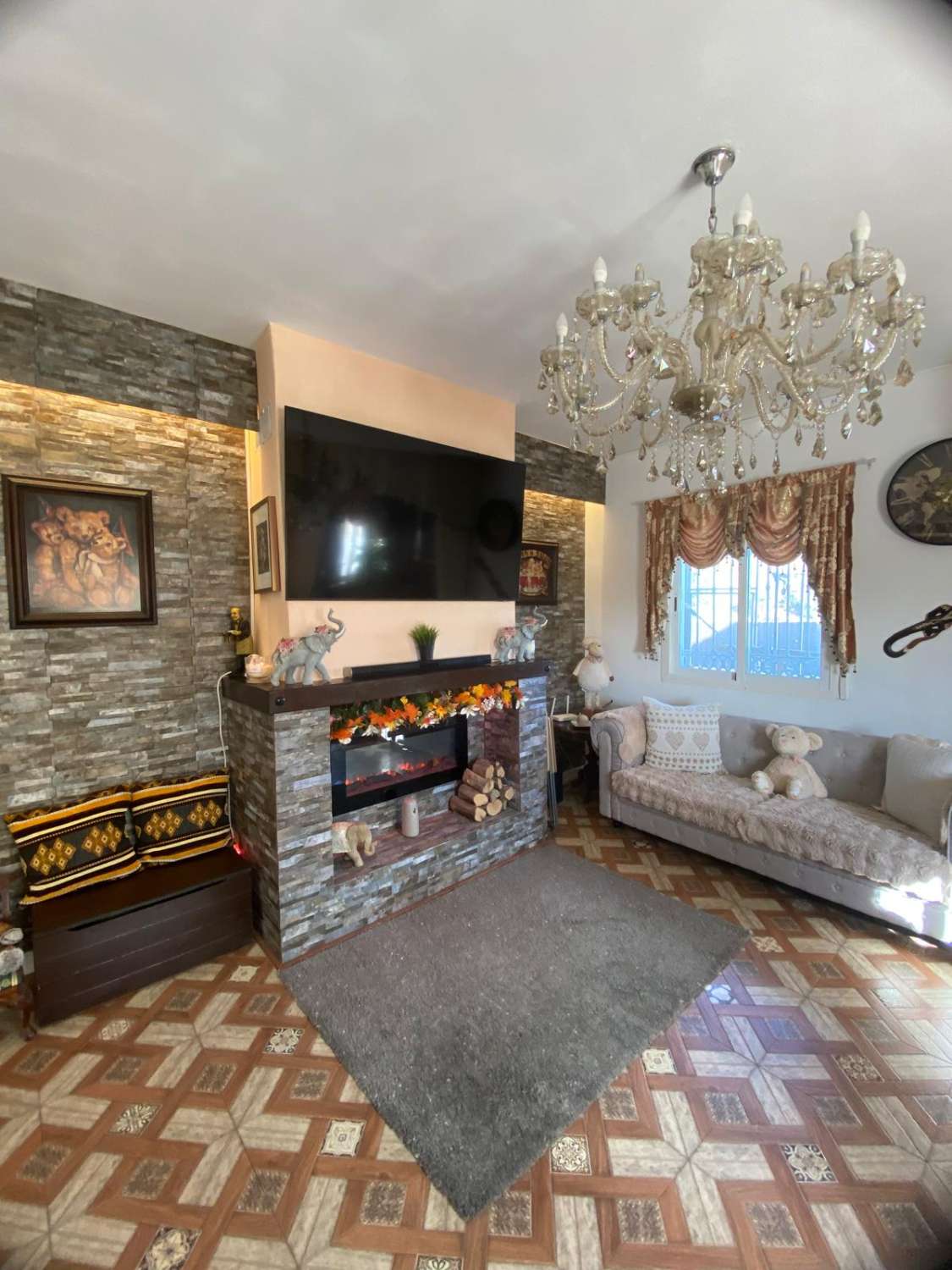 Stunning 3 bed, 3 bath Villa with pool and gardens in Partaloa