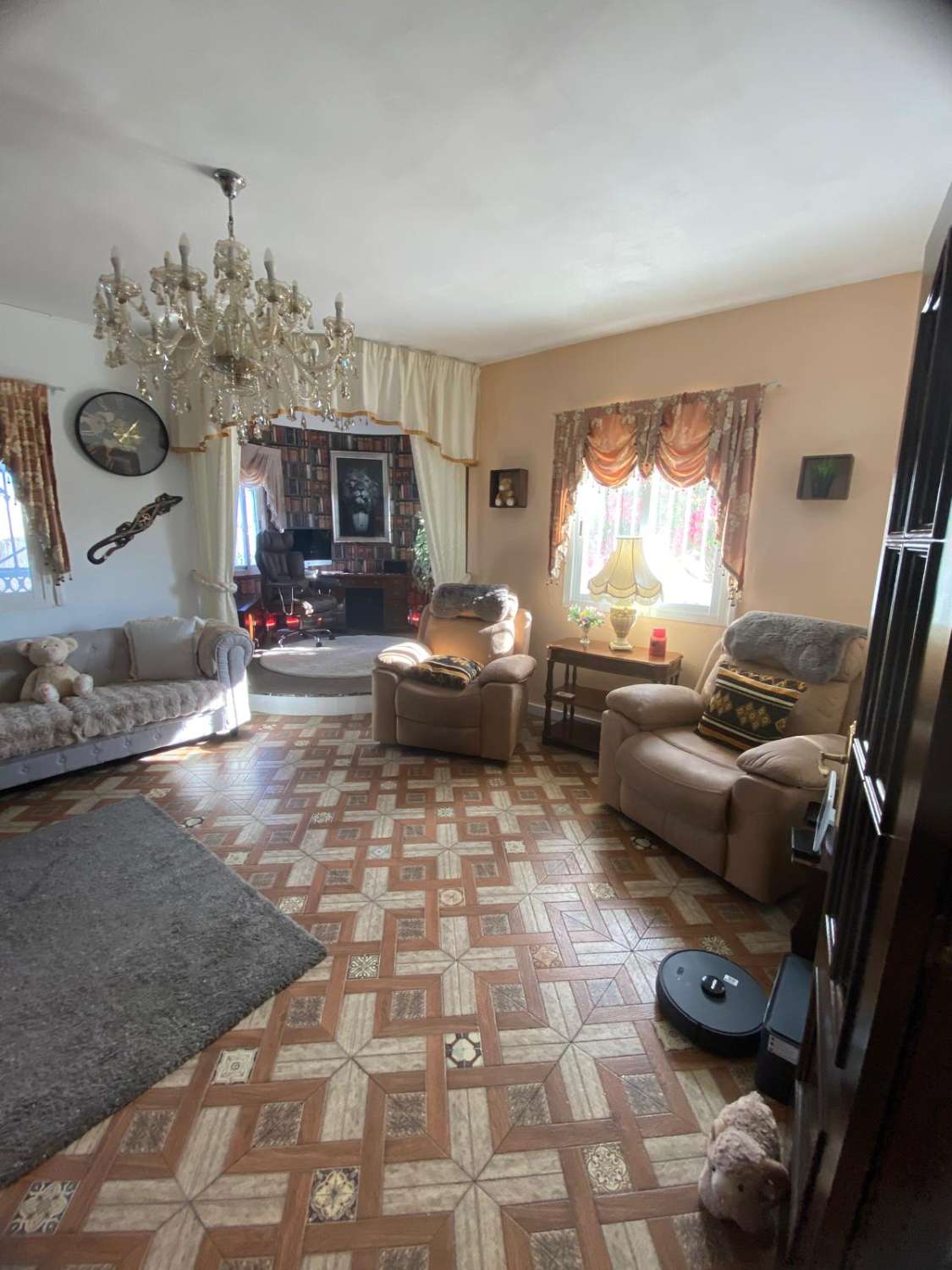 Stunning 3 bed, 3 bath Villa with pool and gardens in Partaloa