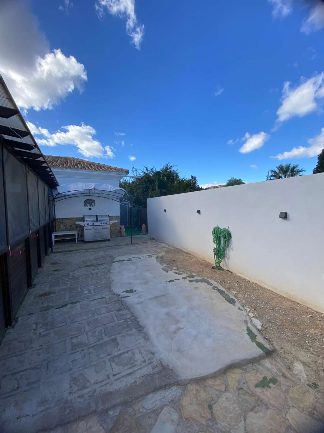 Stunning 3 bed, 3 bath Villa with pool and gardens in Partaloa