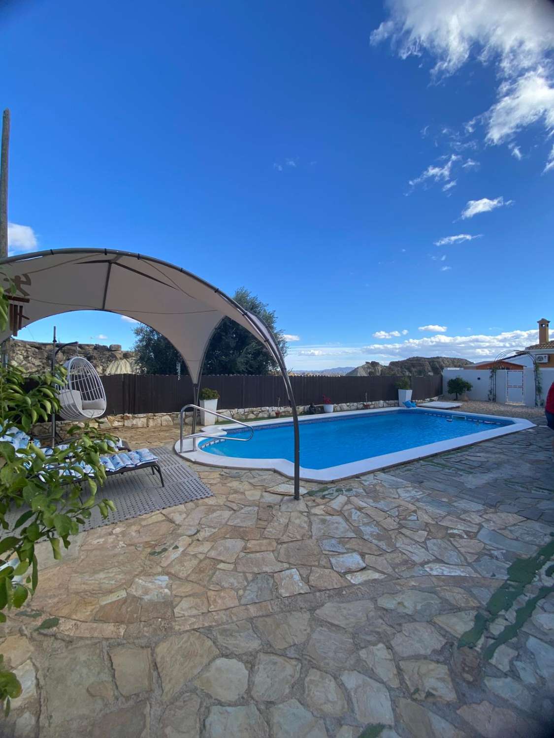 Stunning 3 bed, 3 bath Villa with pool and gardens in Partaloa