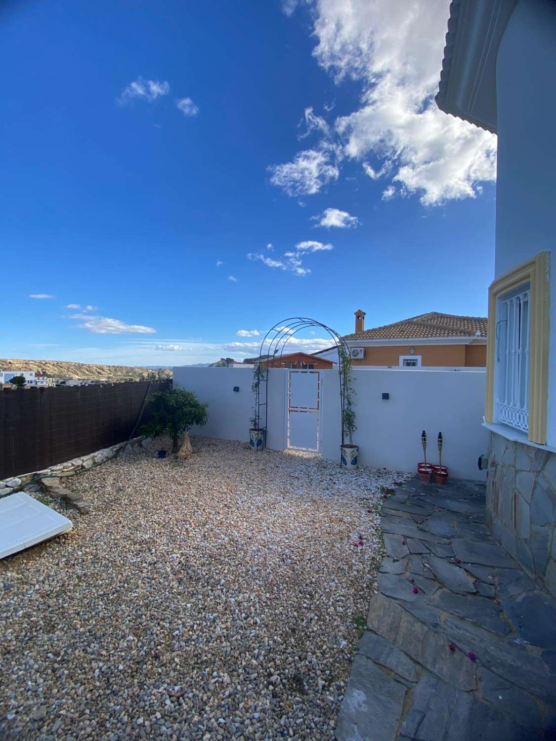 Stunning 3 bed, 3 bath Villa with pool and gardens in Partaloa