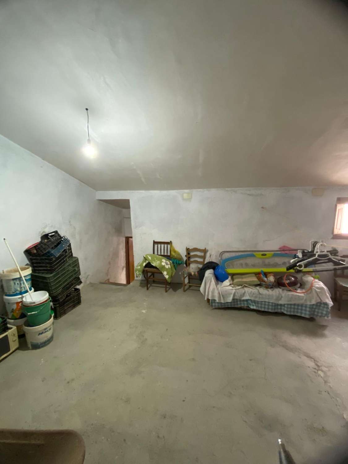 Casa reformada de 3 habitaciones y 2 baños en Blanco con potencial para crear un apartamento independiente con acceso propio.