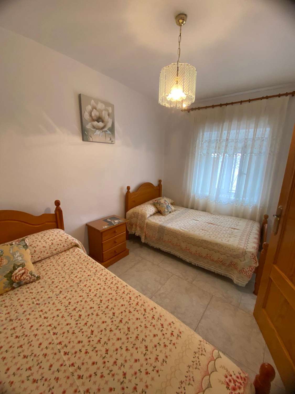 Casa reformada de 3 habitaciones y 2 baños en Blanco con potencial para crear un apartamento independiente con acceso propio.