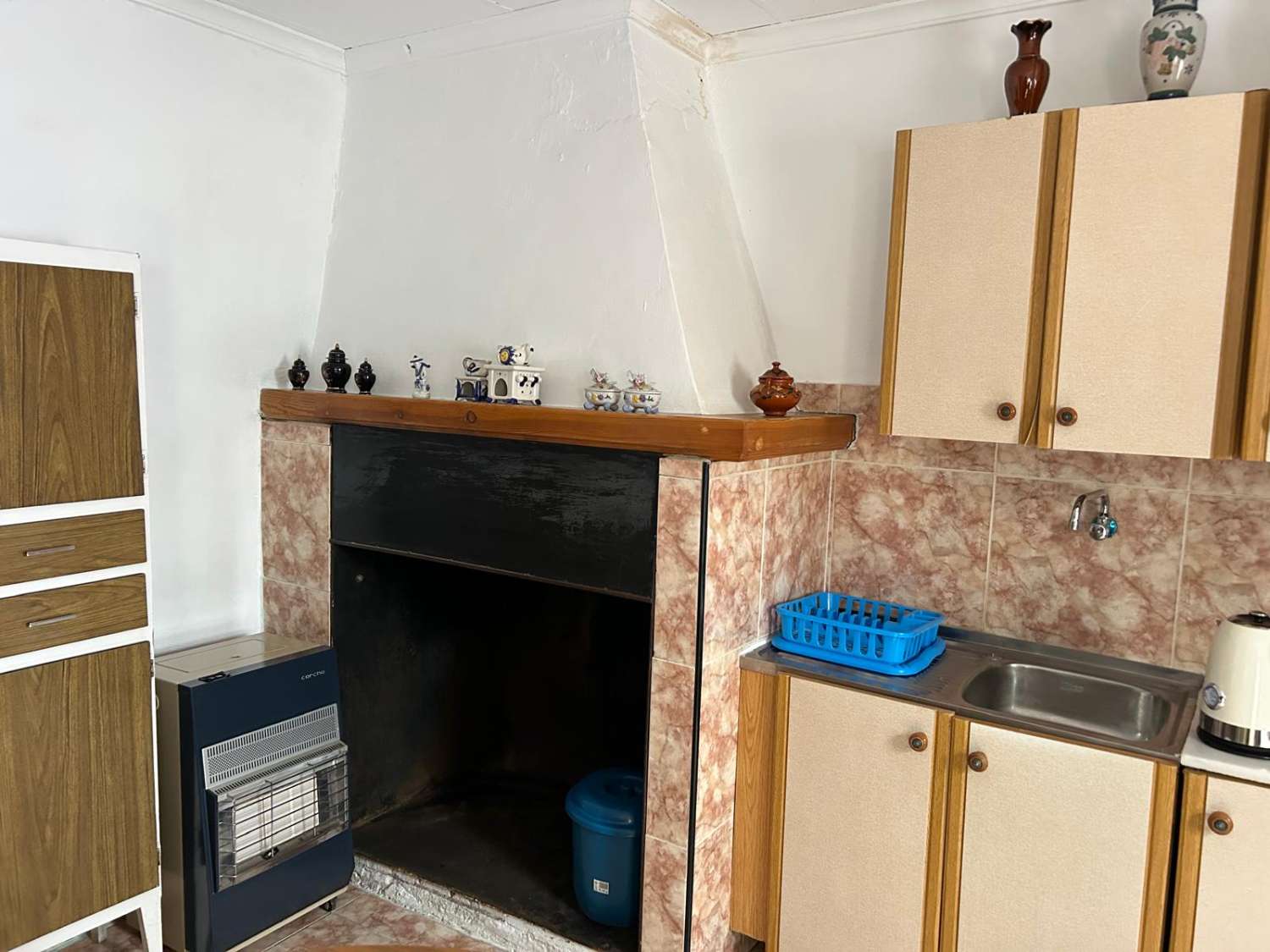 Casa reformada de 3 habitaciones y 2 baños en Blanco con potencial para crear un apartamento independiente con acceso propio.