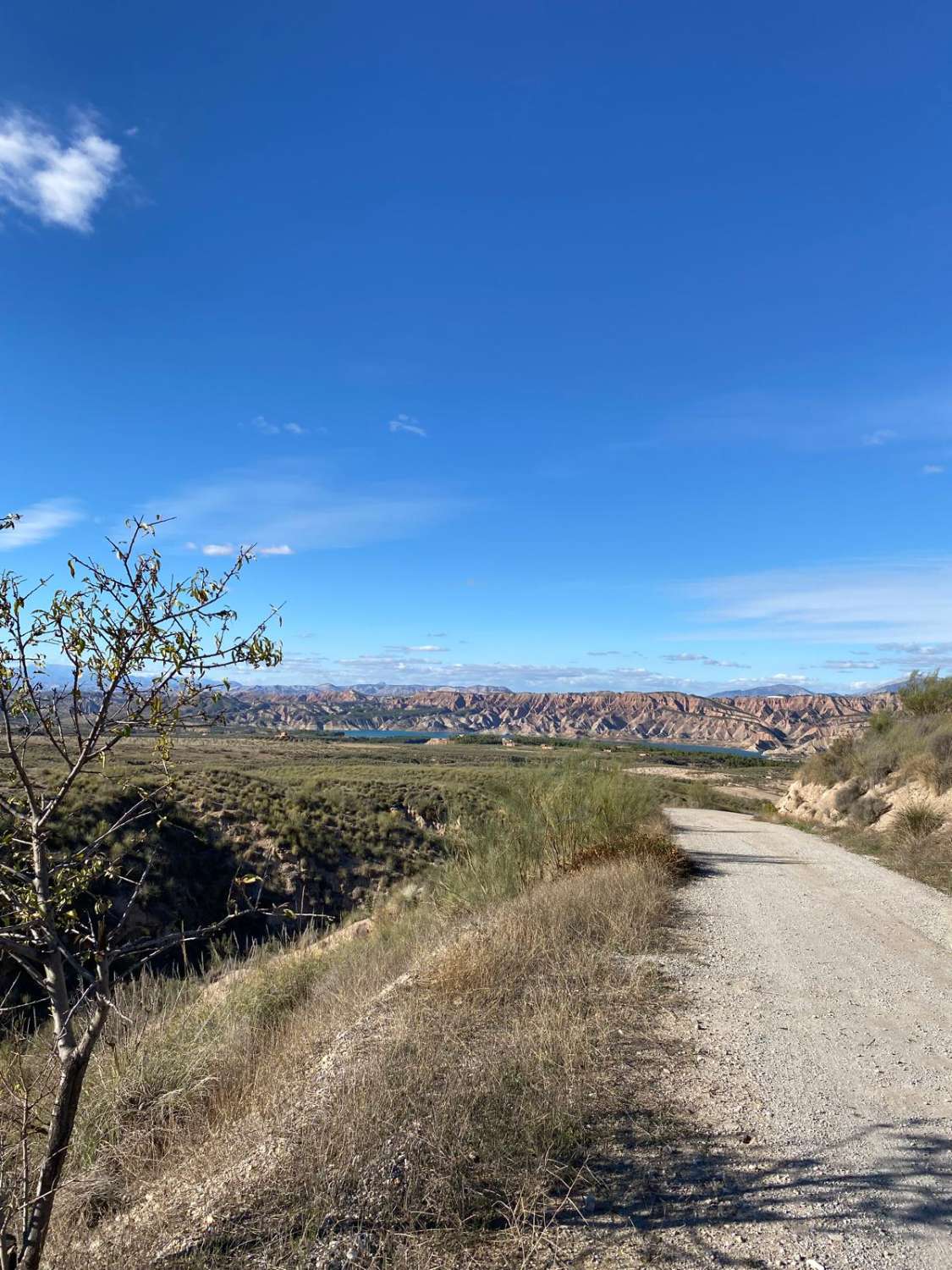 Villa de 3 dormitorios y 2 baños en una ubicación impresionante con vistas al lago.
