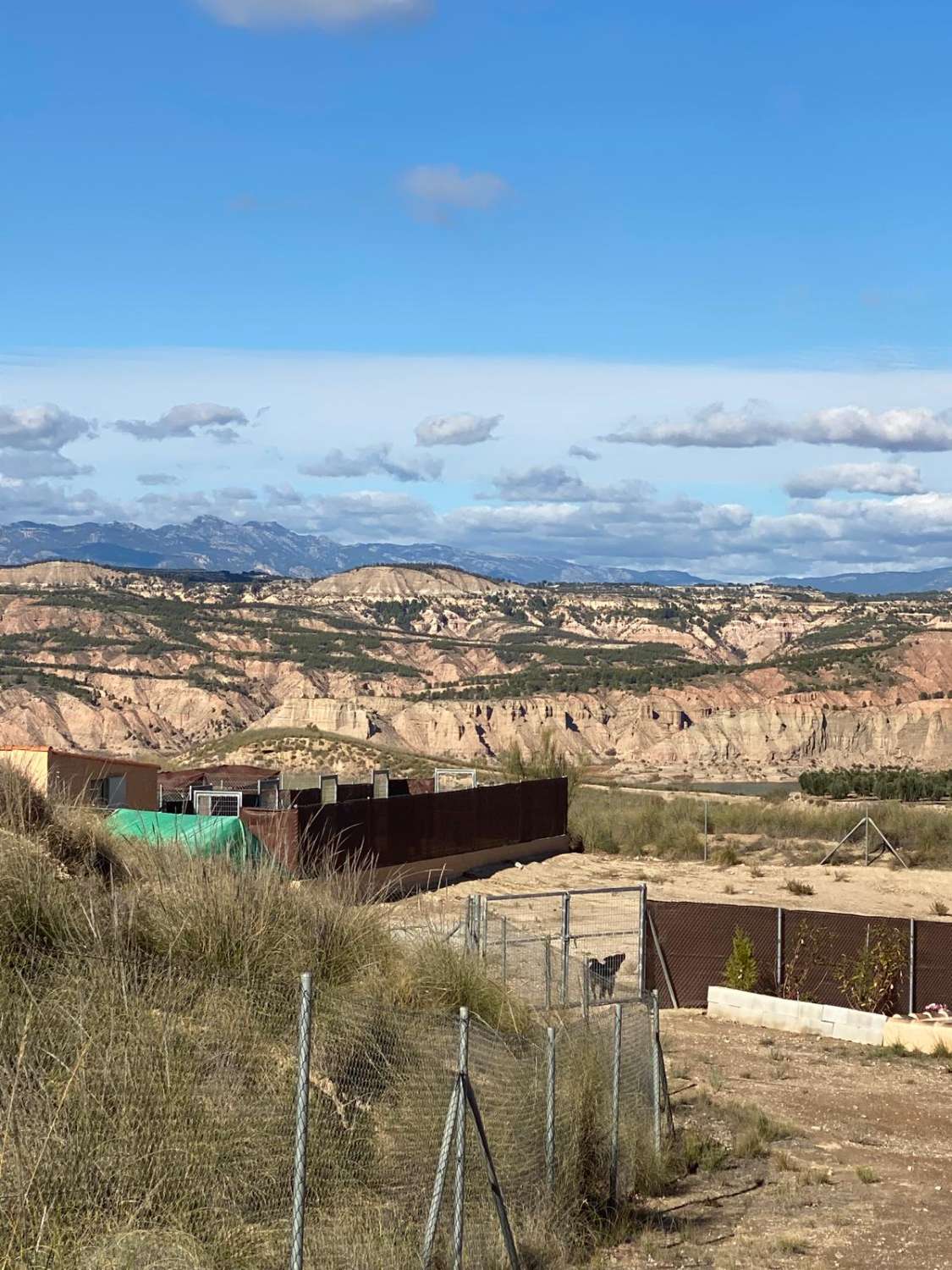 Villa de 3 dormitorios y 2 baños en una ubicación impresionante con vistas al lago.