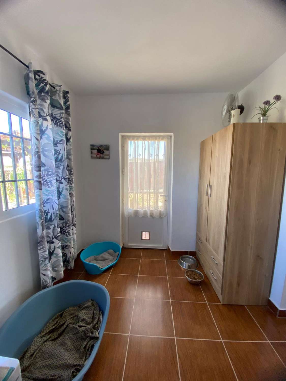 Villa de 3 dormitorios y 2 baños en una ubicación impresionante con vistas al lago.