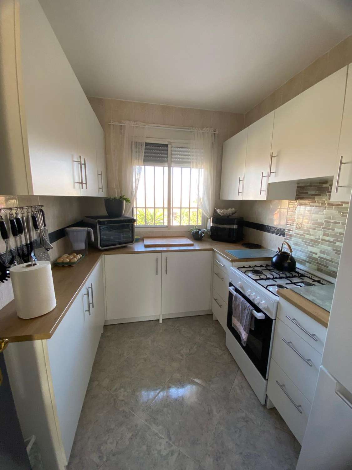 Villa de 3 dormitorios y 2 baños en una ubicación impresionante con vistas al lago.