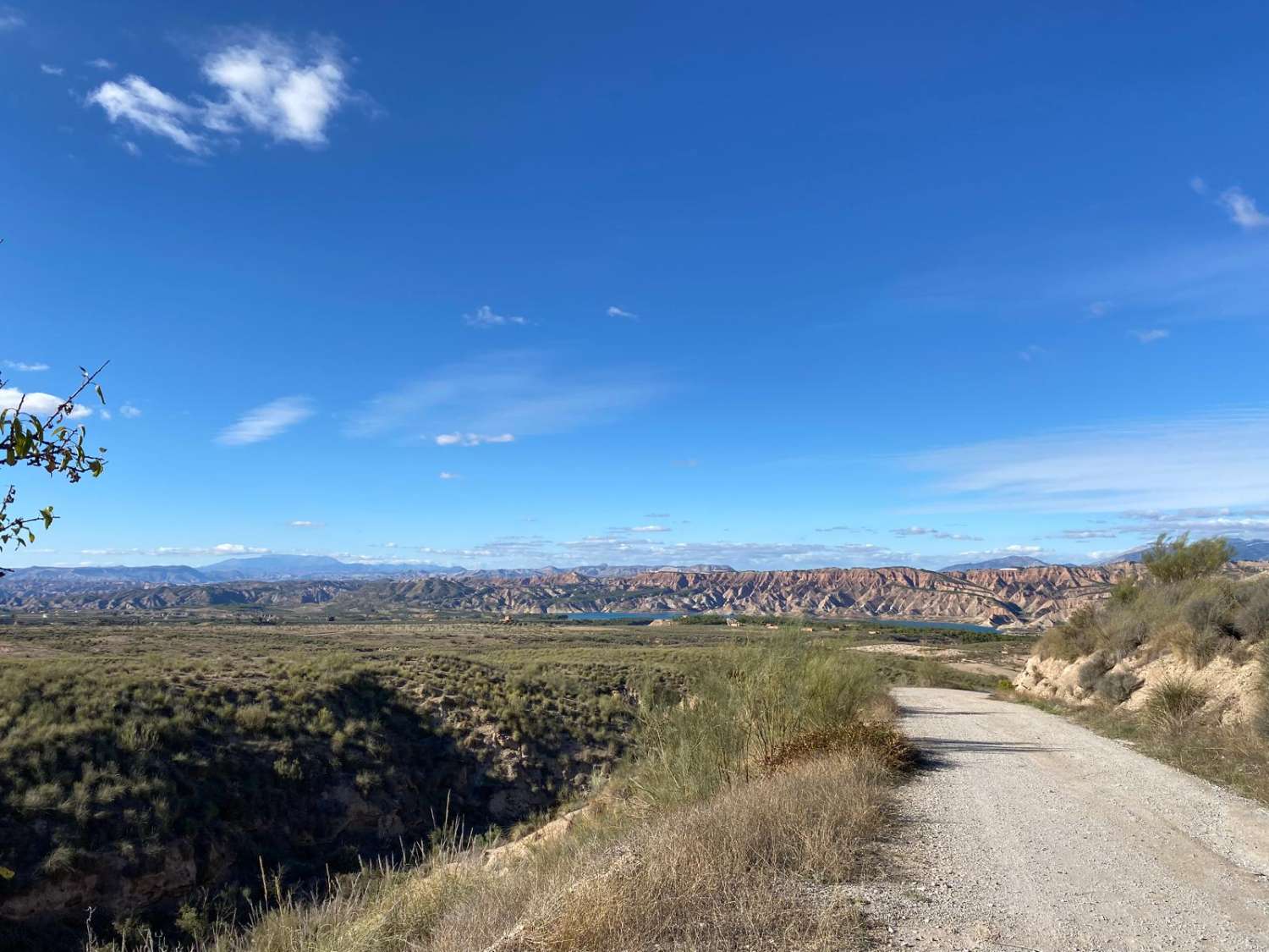 Villa de 3 dormitorios y 2 baños en una ubicación impresionante con vistas al lago.