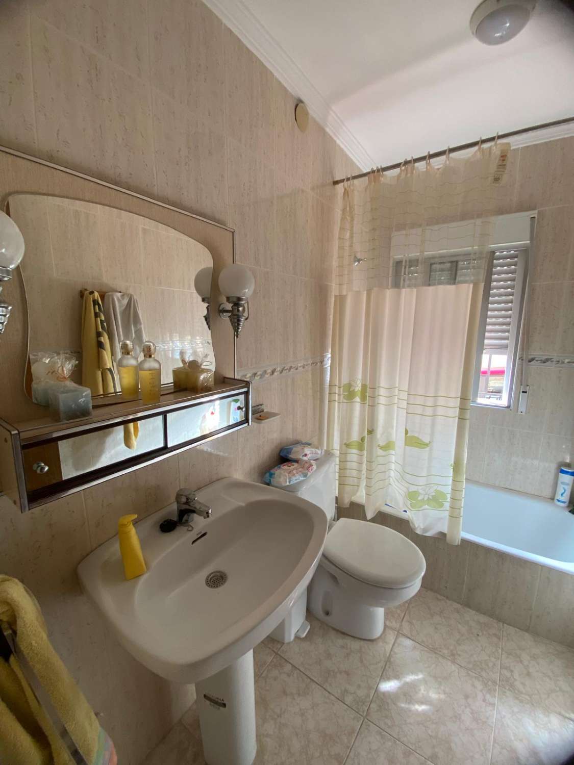 3 storey house in heart of Chirivel with sun terrace