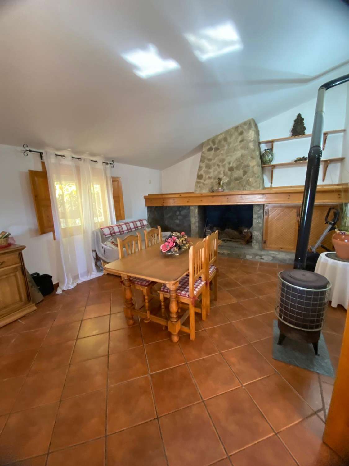 Preciosa casa de campo en zona tranquila a las afueras de Vélez Blanco con terreno de 2900m2