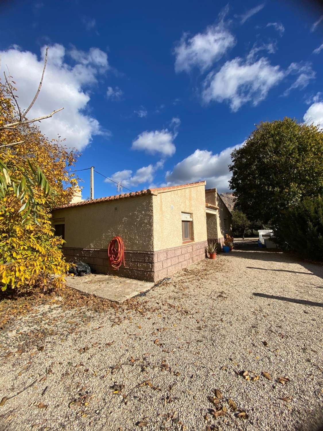 Preciosa casa de campo en zona tranquila a las afueras de Vélez Blanco con terreno de 2900m2