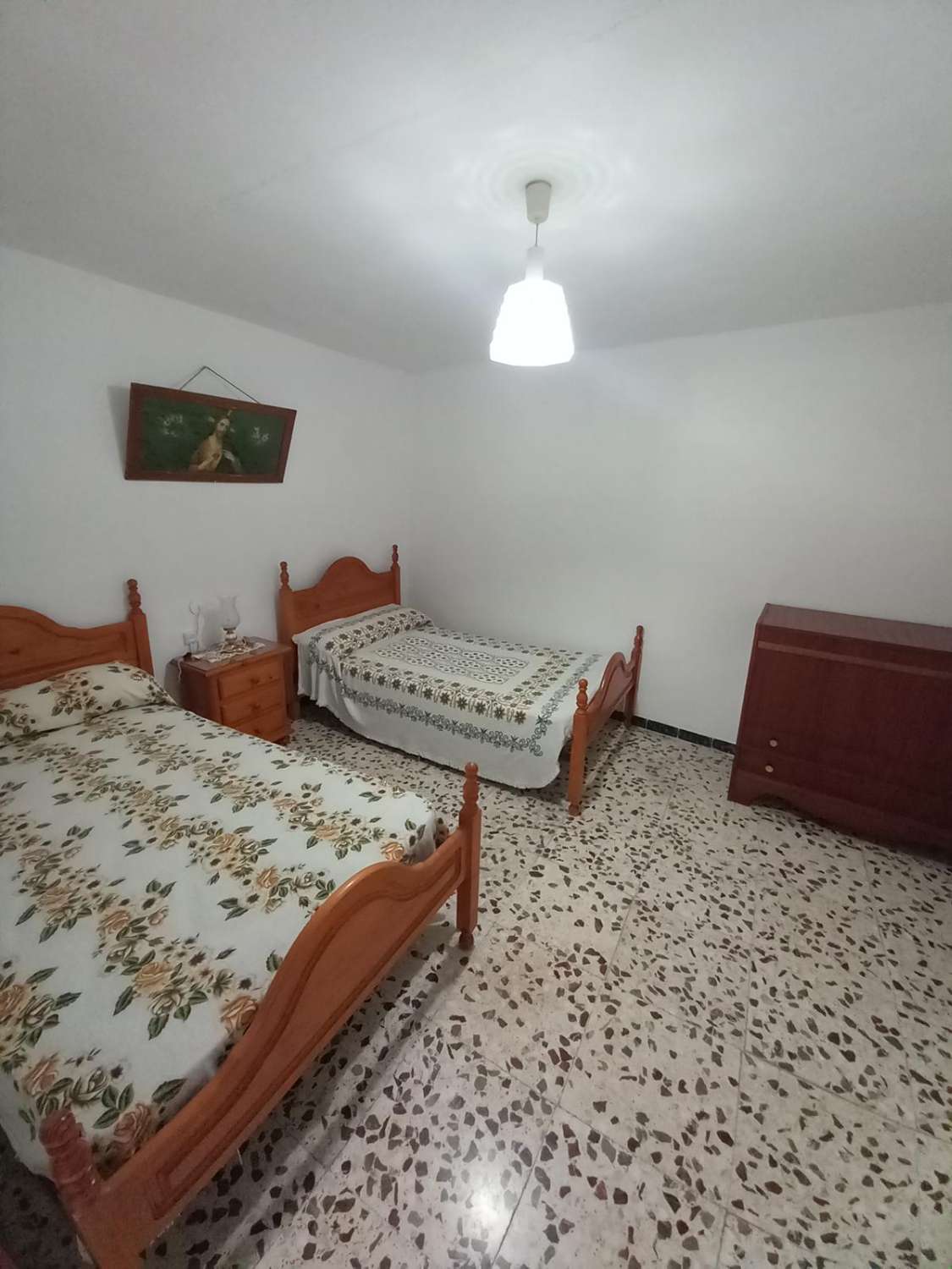 Casa en el corazón de Vélez Blanco con pequeño patio y terraza, 3 dormitorios, 2 baños.
