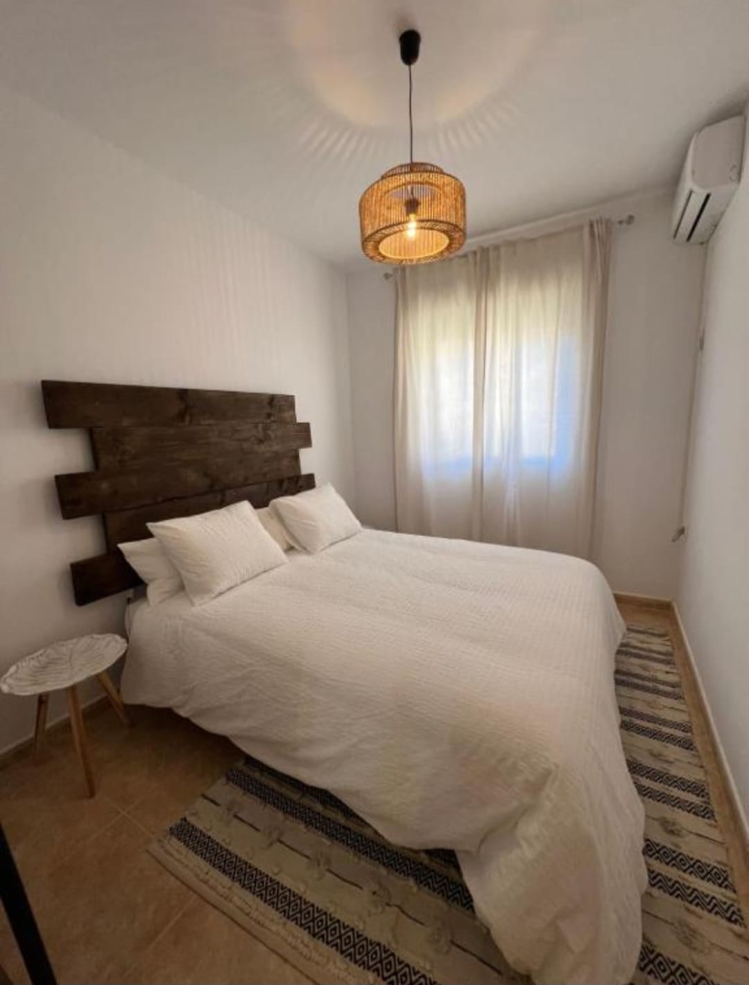 Stunning  3 Bed, 2 bath 2nd Floor flat