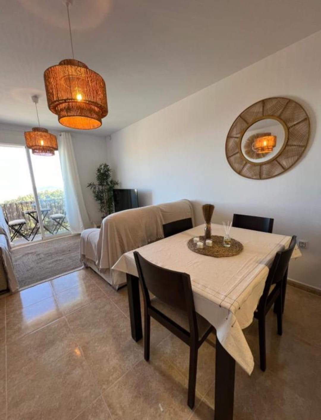 Stunning  3 Bed, 2 bath 2nd Floor flat