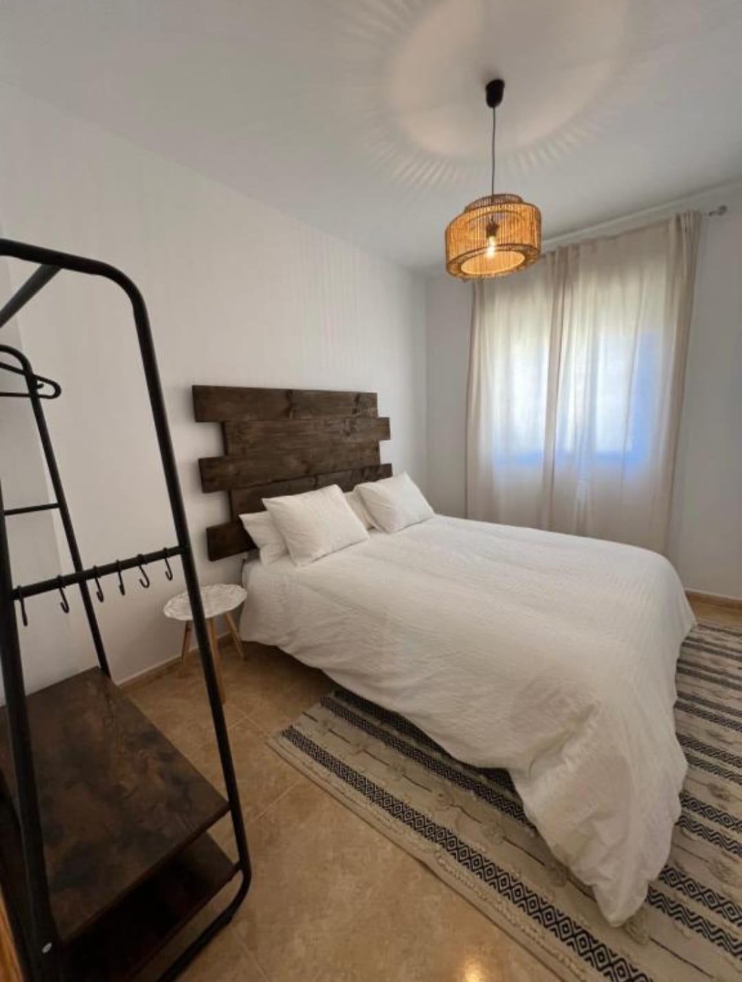 Stunning  3 Bed, 2 bath 2nd Floor flat