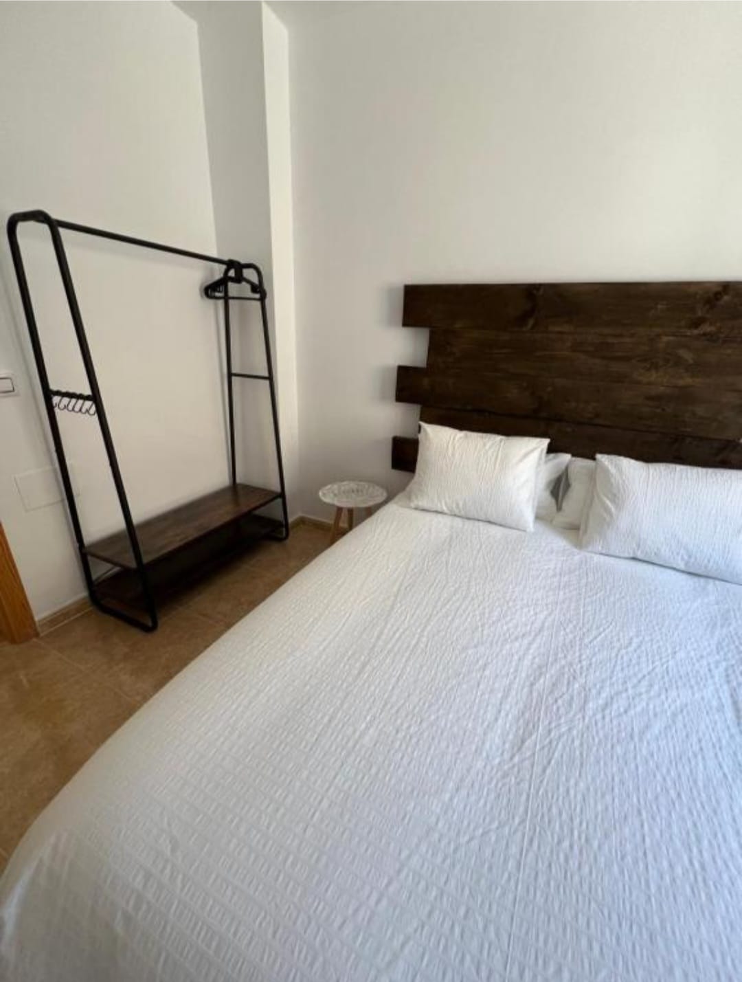 Stunning  3 Bed, 2 bath 2nd Floor flat