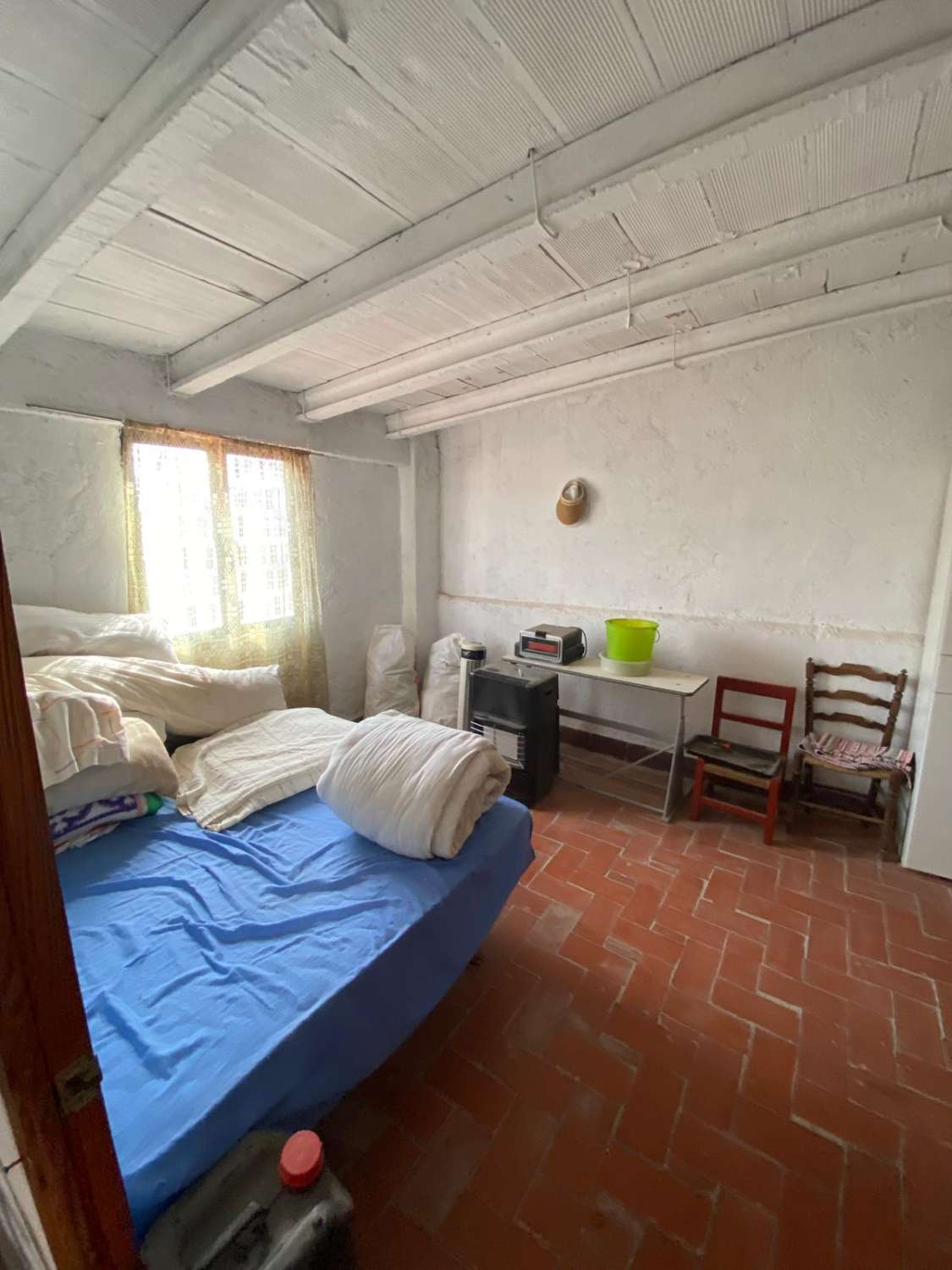 Exceptional 5 bed, 2 bath house with patio, terrace and garage in Velez Rubio