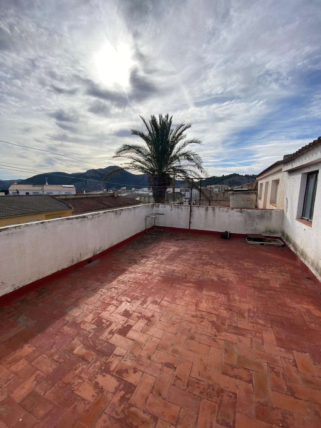 Exceptional 5 bed, 2 bath house with patio, terrace and garage in Velez Rubio