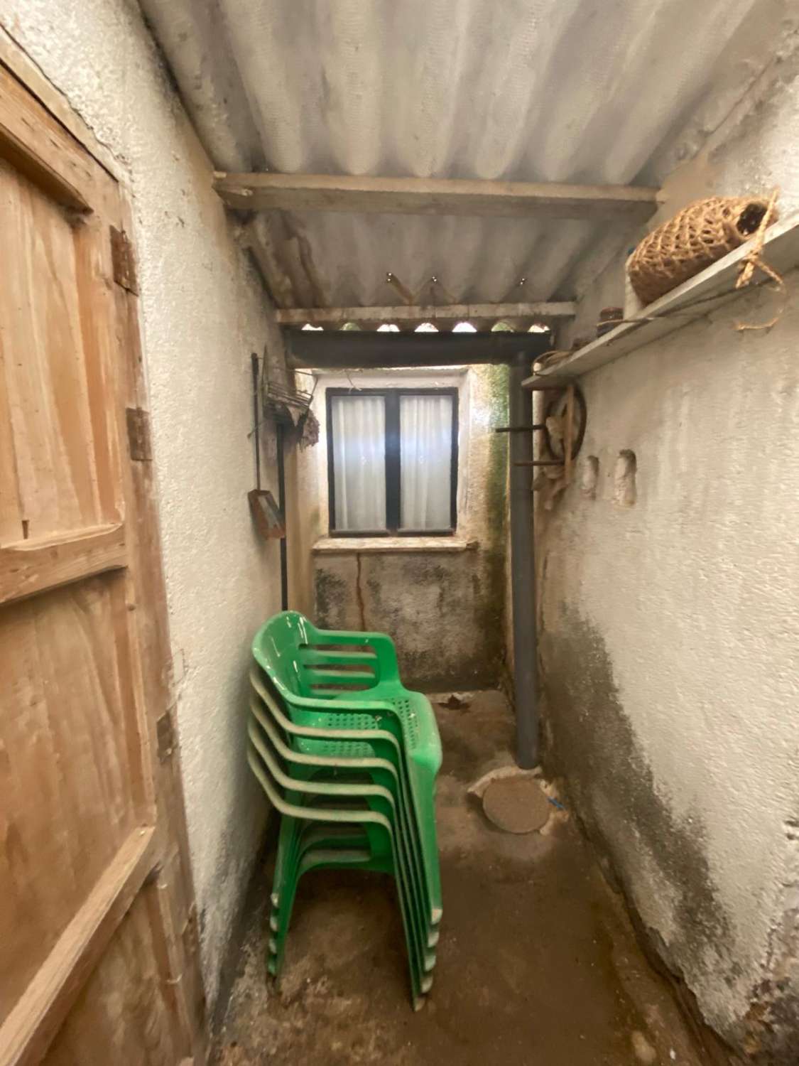 Exceptional 5 bed, 2 bath house with patio, terrace and garage in Velez Rubio