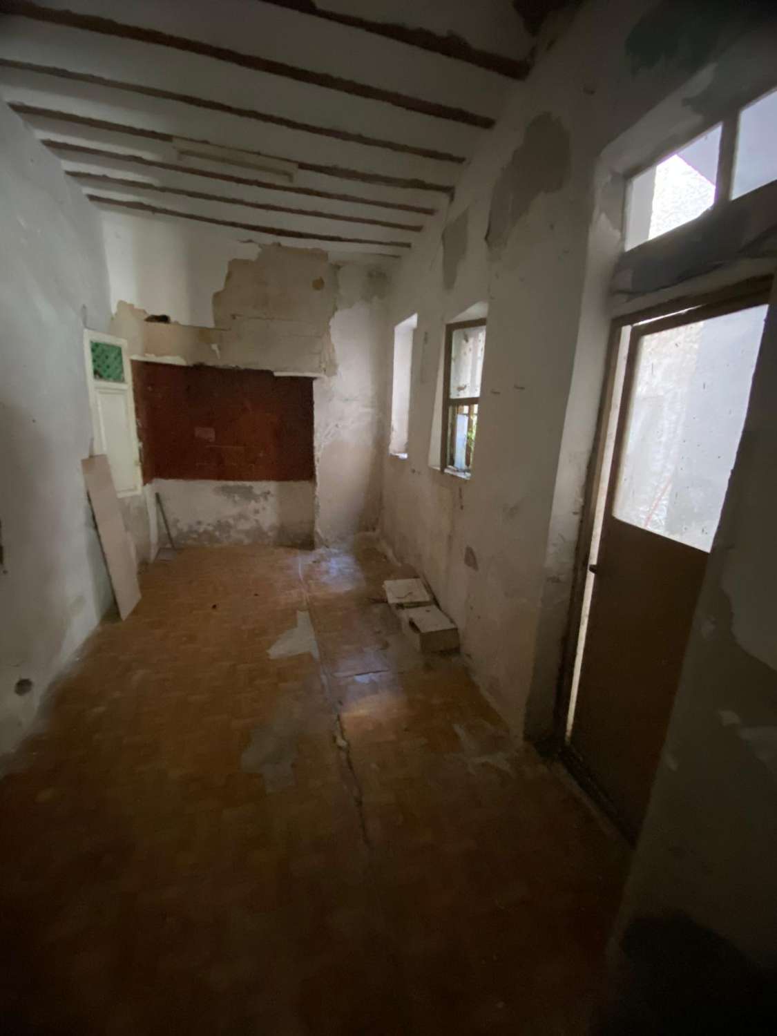 Shop in prime position in Velez Blanco´s main street