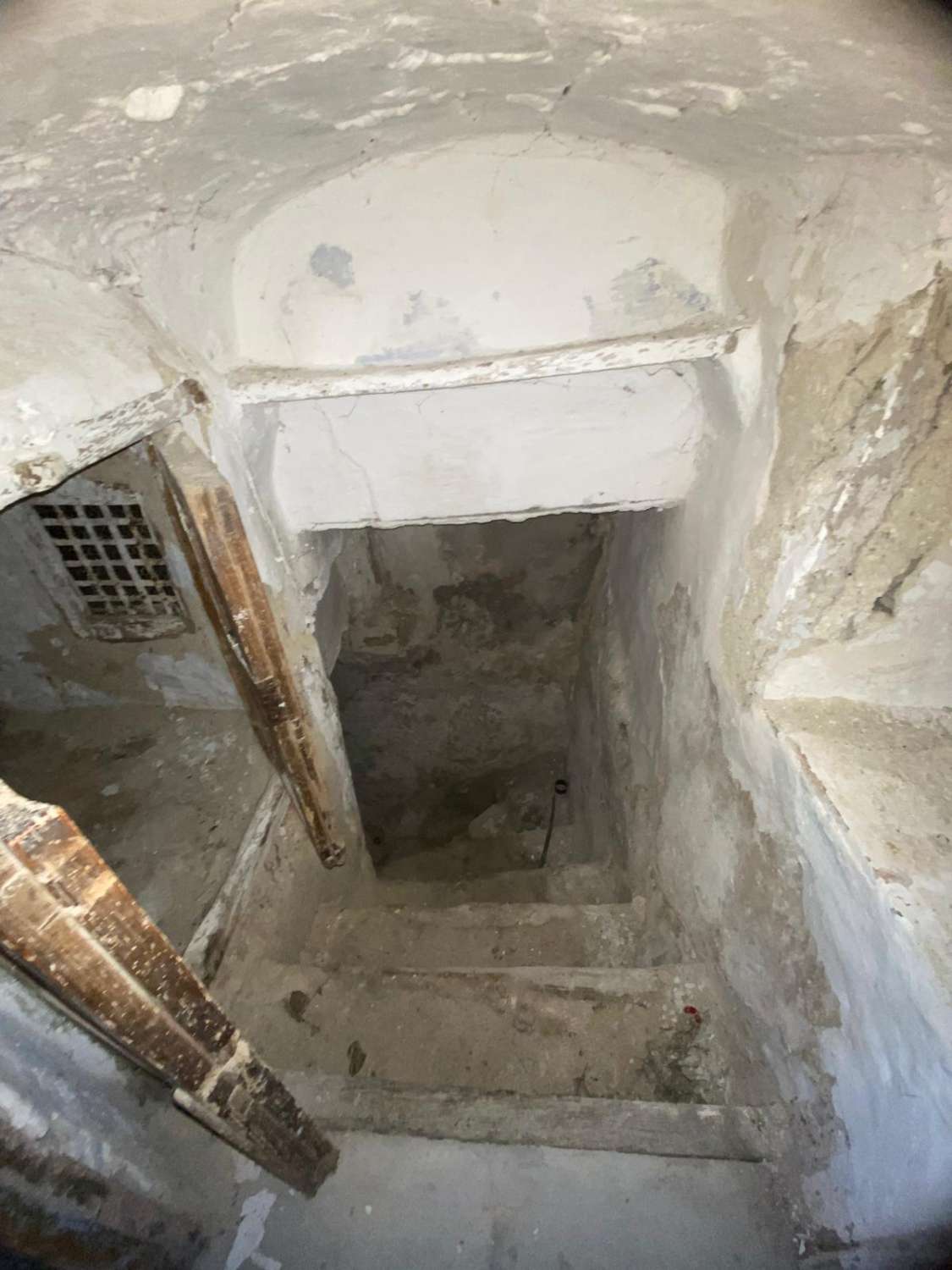 Shop in prime position in Velez Blanco´s main street