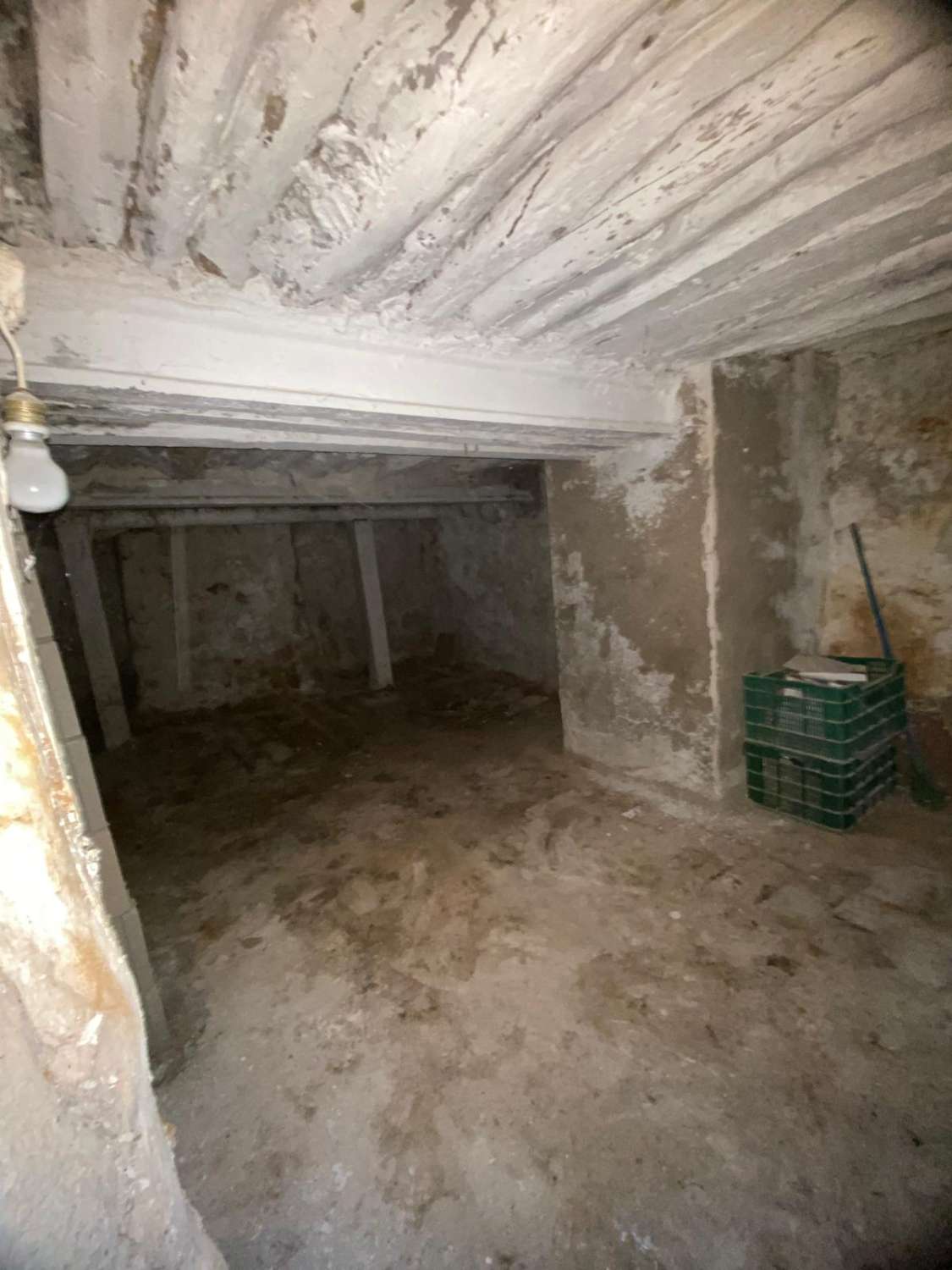 Shop in prime position in Velez Blanco´s main street