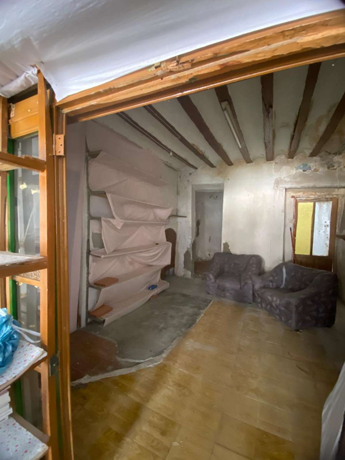 Shop in prime position in Velez Blanco´s main street