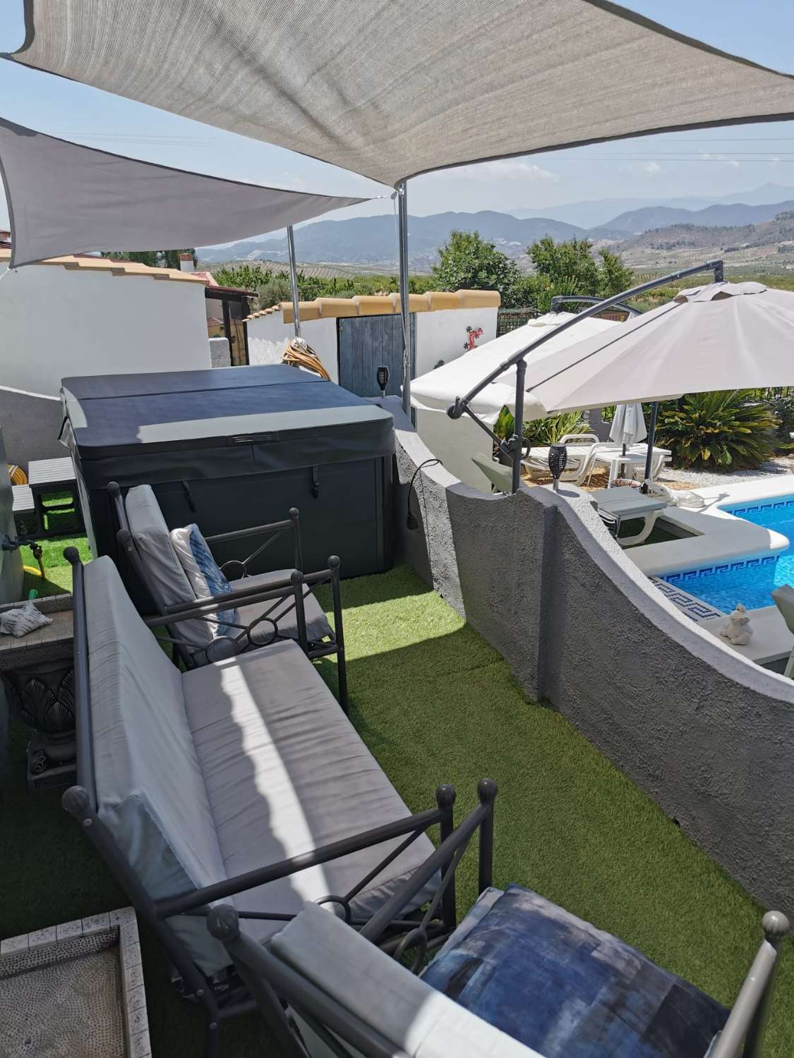 Superior Park Home with swimming Pool