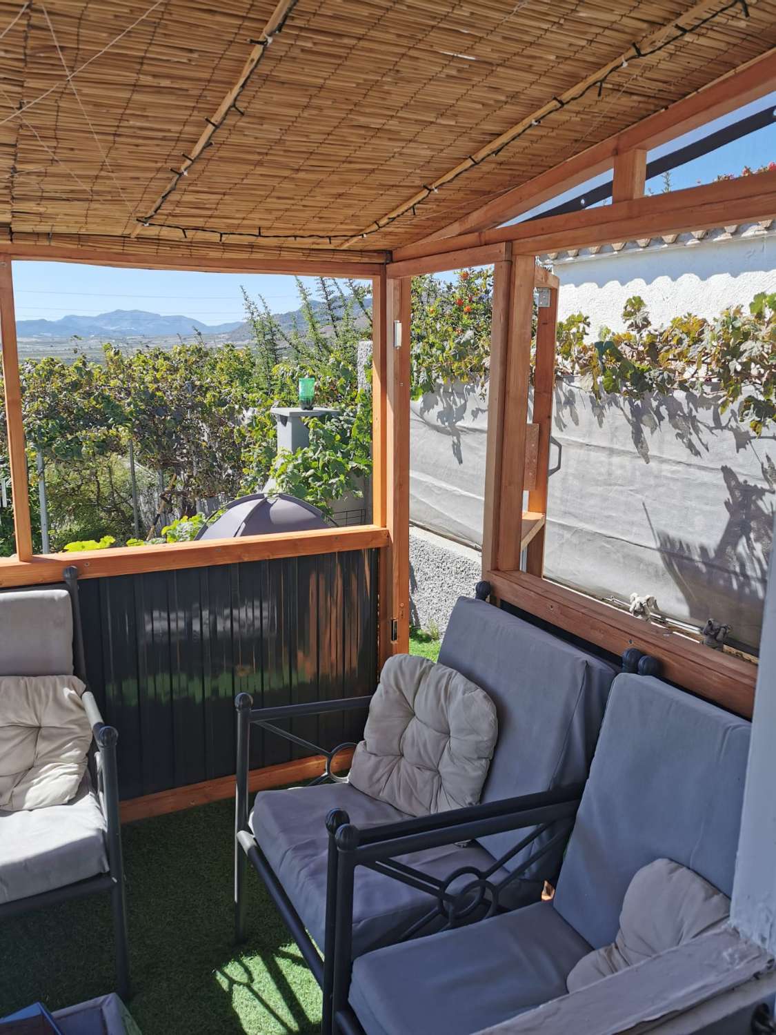 Superior Park Home with swimming Pool