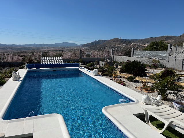 Exceptional, Superior Park Home with Private Swimming Pool, Hot Tub and breath taking views