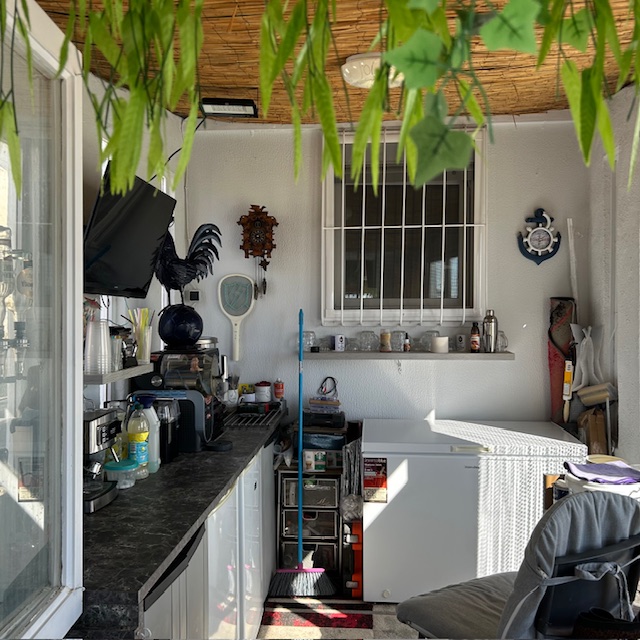 Superior Park Home with swimming Pool