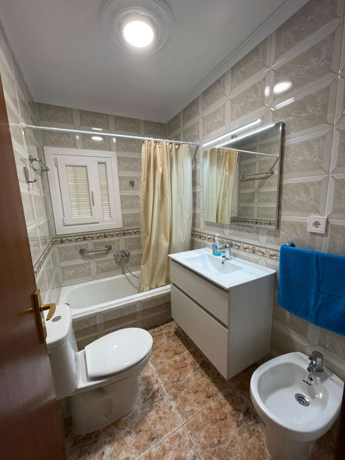 Stunning 2 bed apartment with patio in Velez Blanco