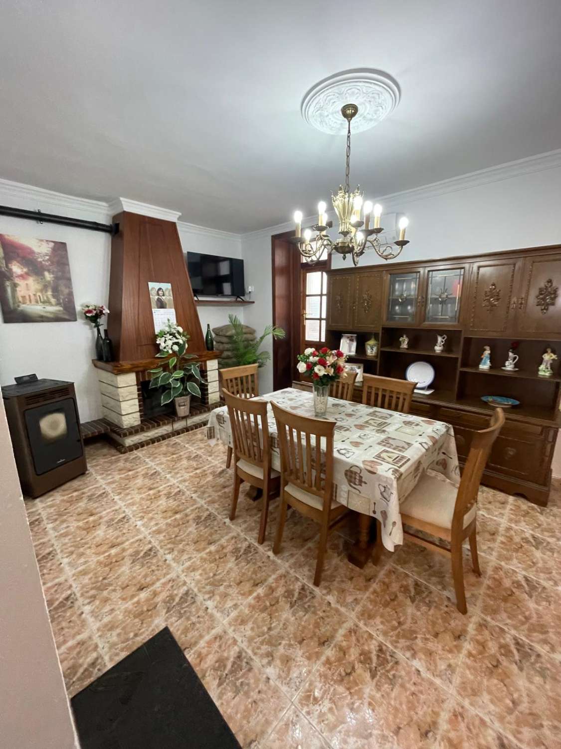 Stunning 2 bed apartment with patio in Velez Blanco