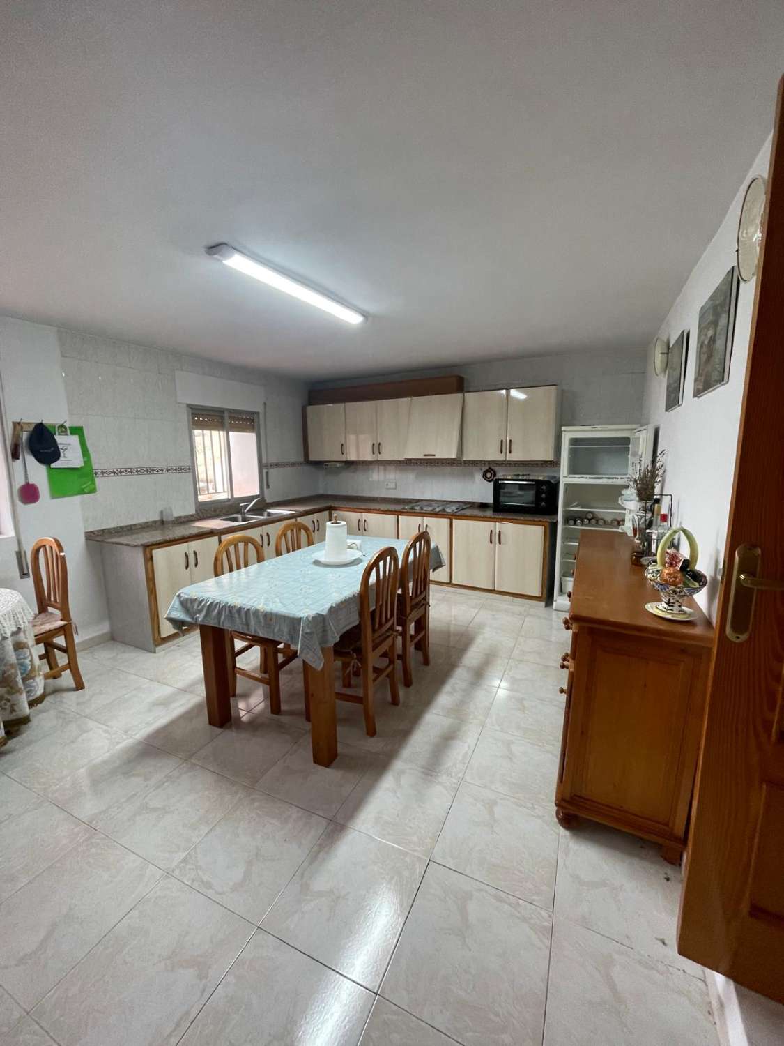5 bedroom, 2 bath house with patio in immaculate condition in Velez Blanco