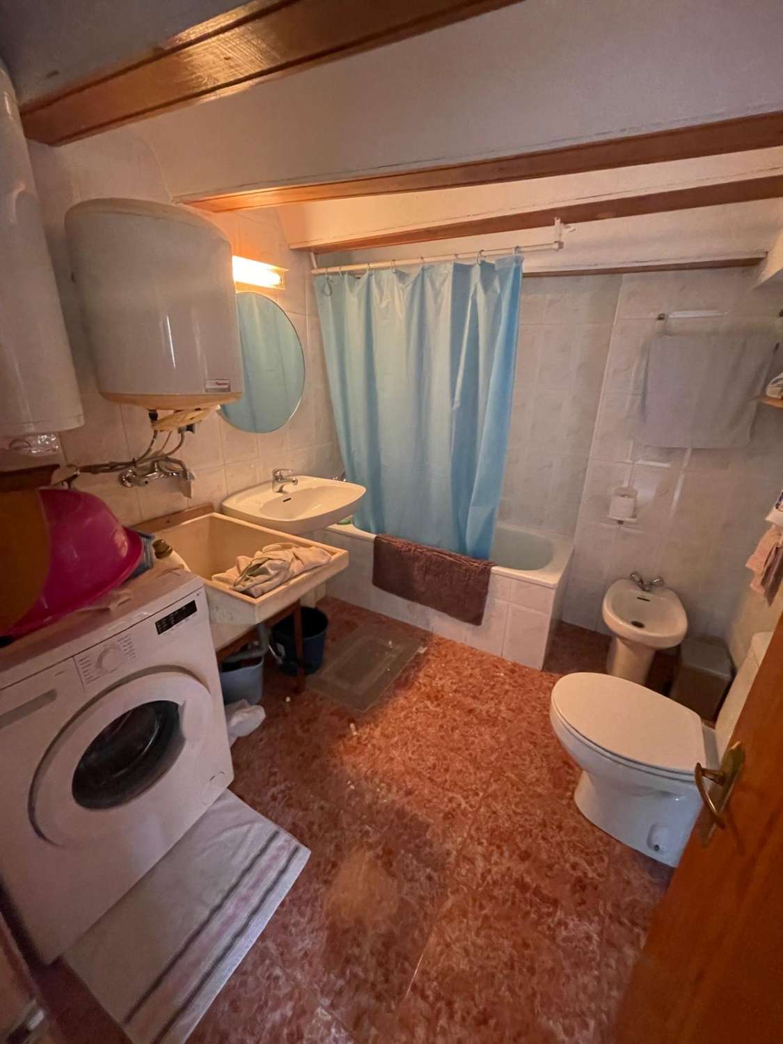 5 bedroom, 2 bath house with patio in immaculate condition in Velez Blanco