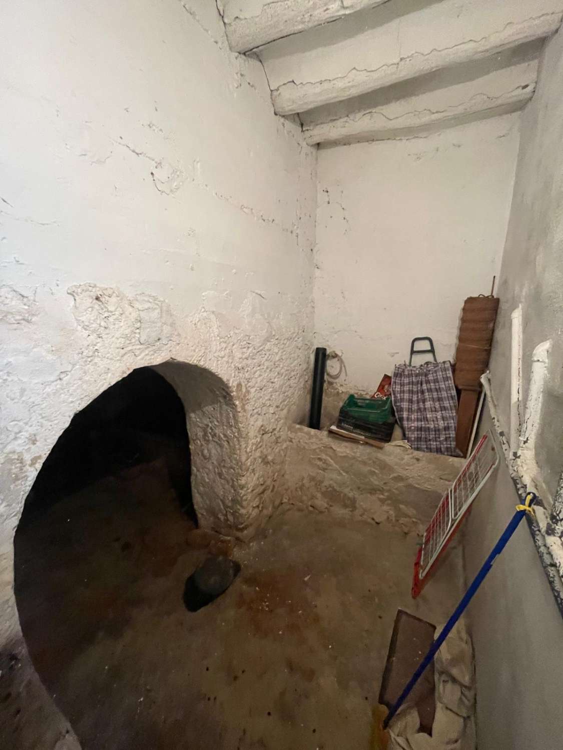 5 bedroom, 2 bath house with patio in immaculate condition in Velez Blanco