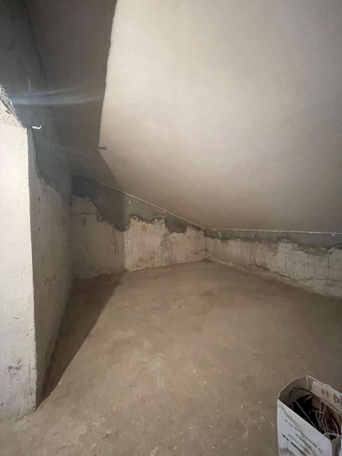 5 bedroom, 2 bath house with patio in immaculate condition in Velez Blanco