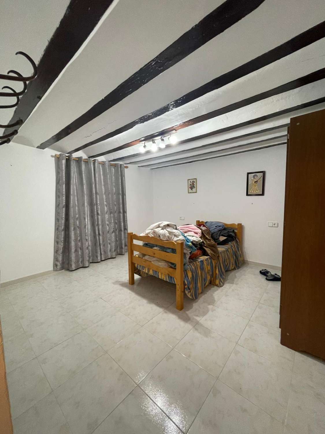 5 bedroom, 2 bath house with patio in immaculate condition in Velez Blanco